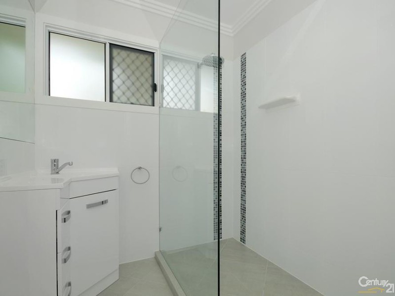 17 Bingara Street, Mount Lofty QLD 4350