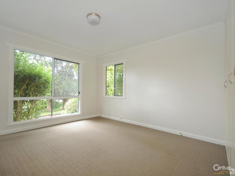 17 Bingara Street, Mount Lofty QLD 4350