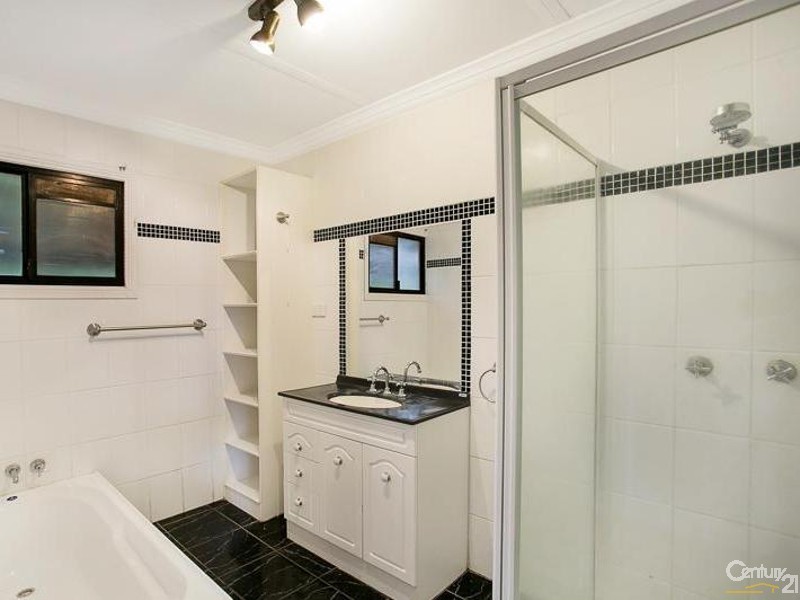 18 Hazzard Street, Centenary Heights QLD 4350