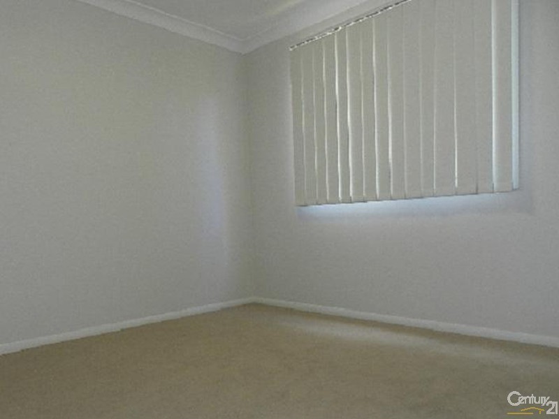 2/421 Tor Street, Newtown QLD 4350