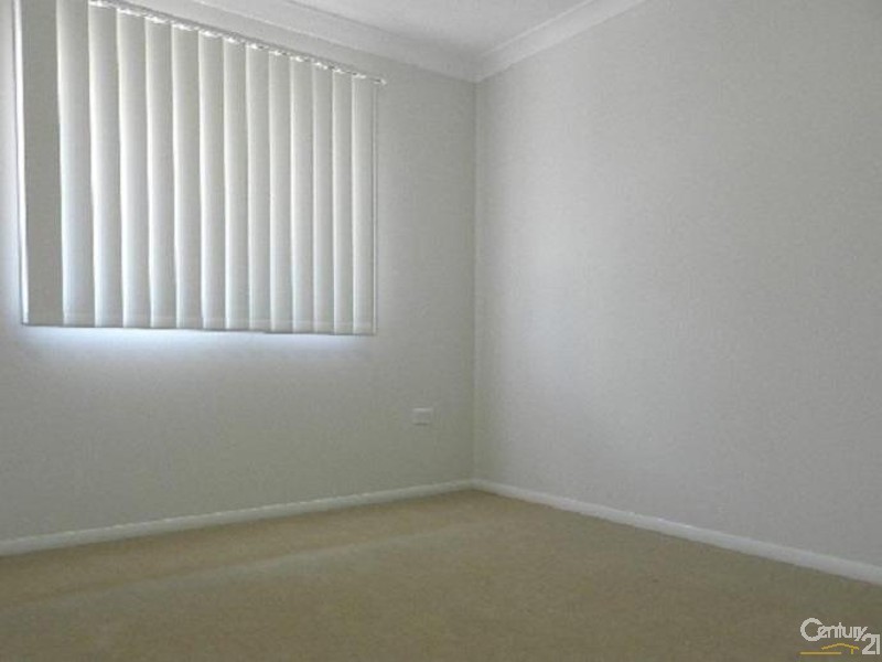 2/421 Tor Street, Newtown QLD 4350