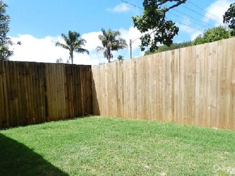 2/421 Tor Street, Newtown QLD 4350