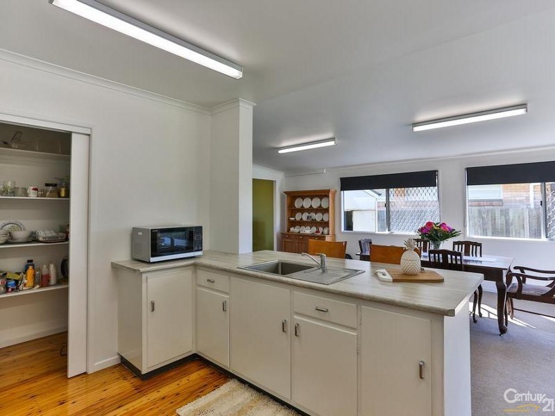 8 Wilfred Street, Harristown QLD 4350