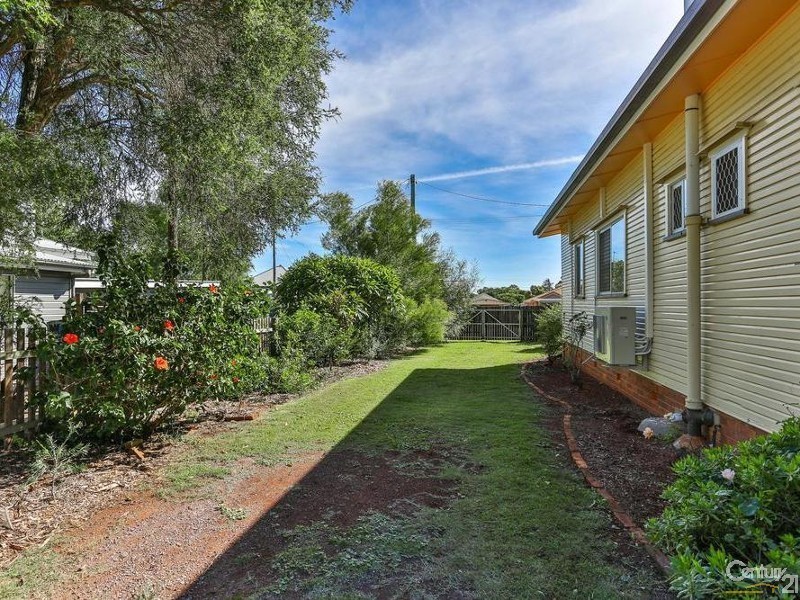 8 Wilfred Street, Harristown QLD 4350