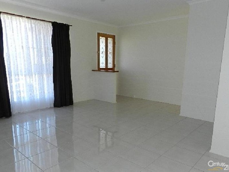 6 Blueberry Ash Court, Glenvale QLD 4350