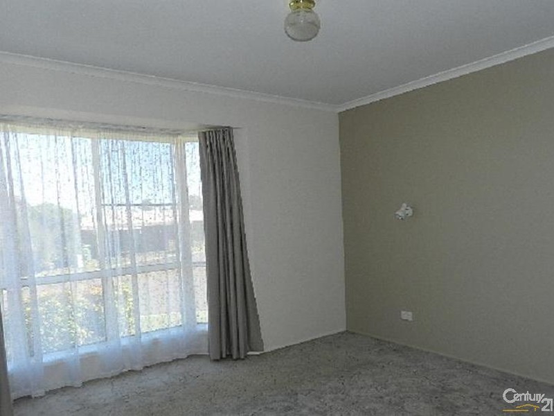 6 Blueberry Ash Court, Glenvale QLD 4350