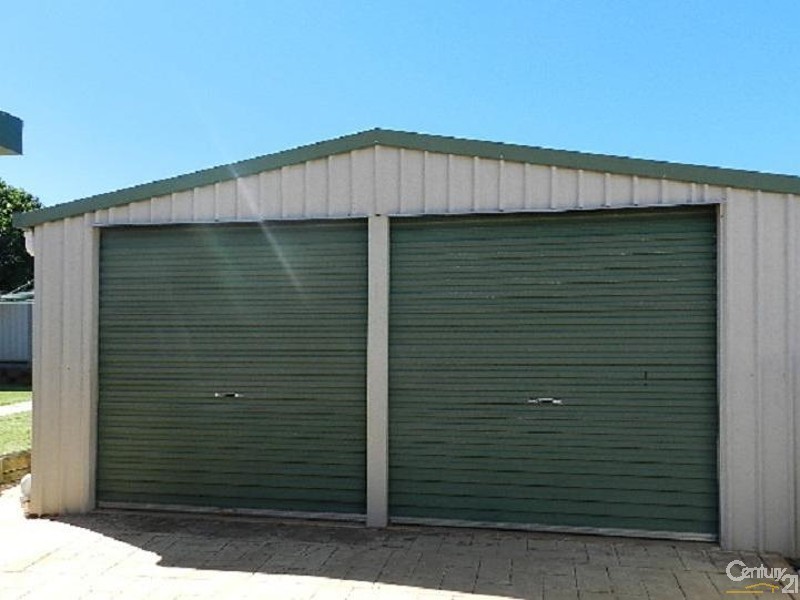 6 Blueberry Ash Court, Glenvale QLD 4350