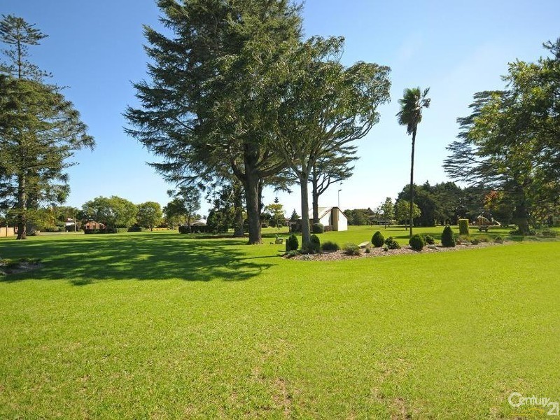 8 Cheviot Street, Harristown QLD 4350