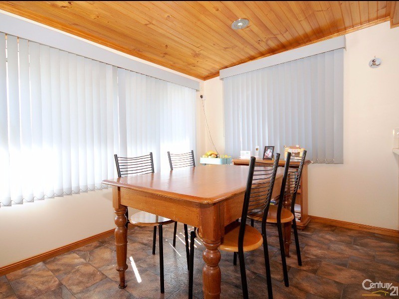 8 Cheviot Street, Harristown QLD 4350