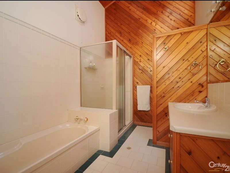 8 Cheviot Street, Harristown QLD 4350