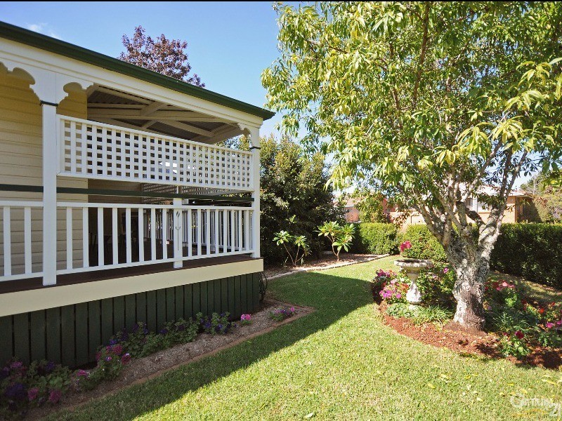 8 Cheviot Street, Harristown QLD 4350