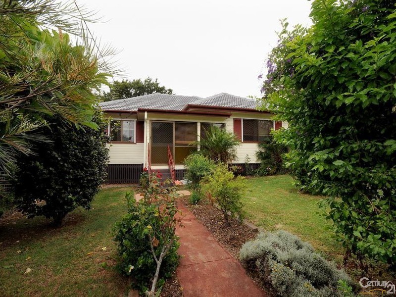 20 Norah Street, Centenary Heights QLD 4350