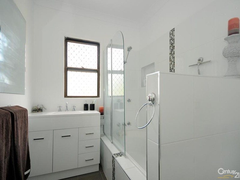 20 Norah Street, Centenary Heights QLD 4350