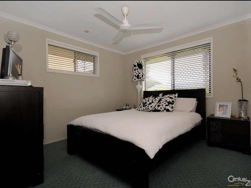 17 Cambridge Street, Harristown QLD 4350