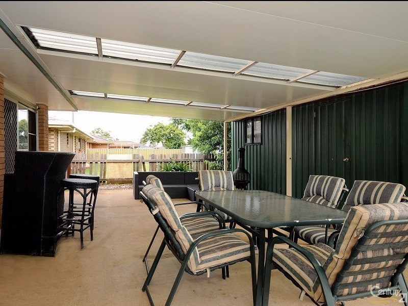 17 Cambridge Street, Harristown QLD 4350