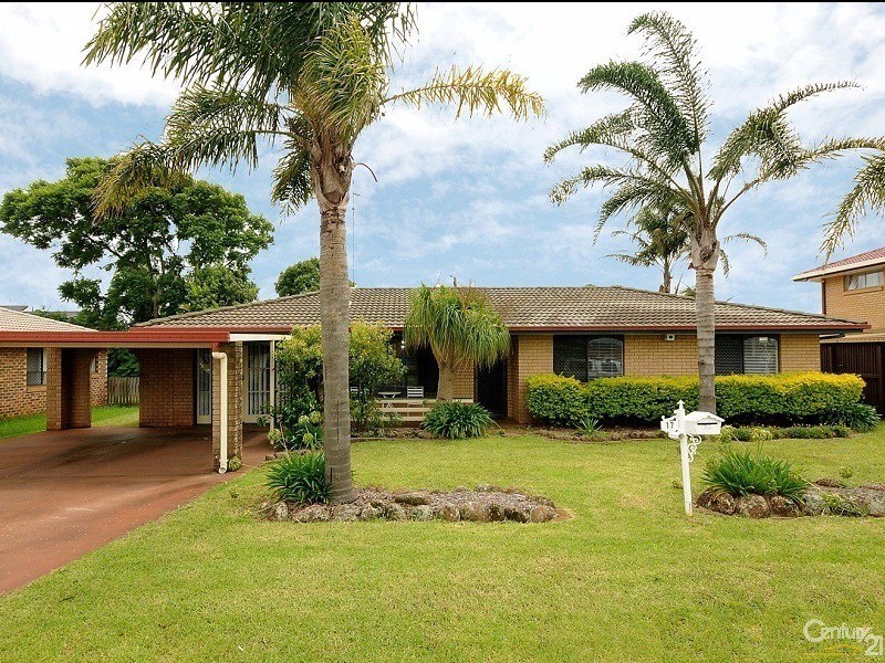 17 Cambridge Street, Harristown QLD 4350