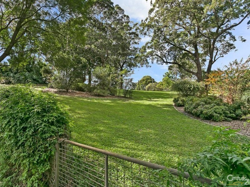 22 Amos Crescent, Mount Lofty QLD 4350