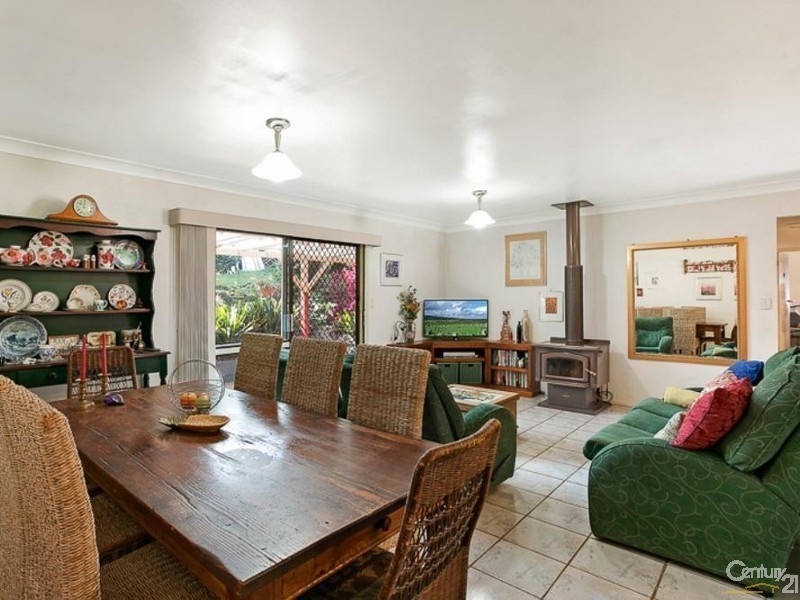 22 Amos Crescent, Mount Lofty QLD 4350