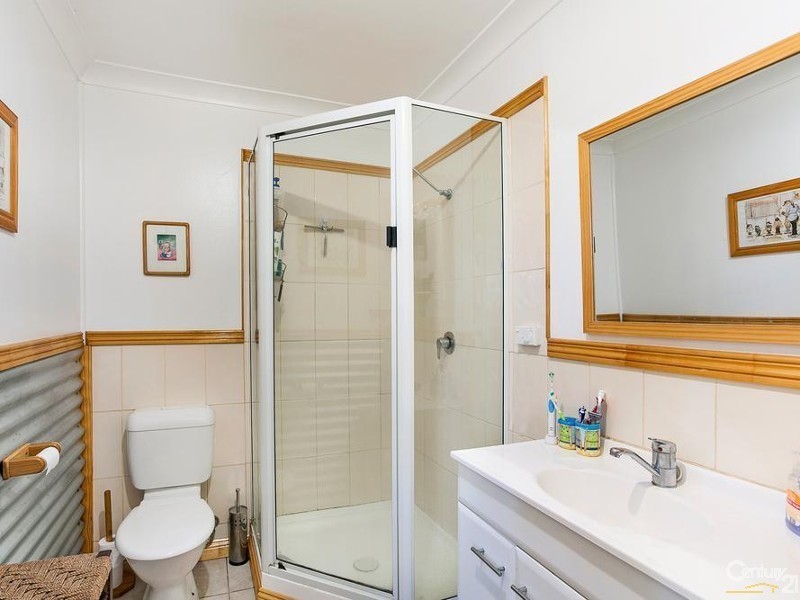 22 Amos Crescent, Mount Lofty QLD 4350