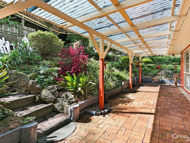 22 Amos Crescent, Mount Lofty QLD 4350