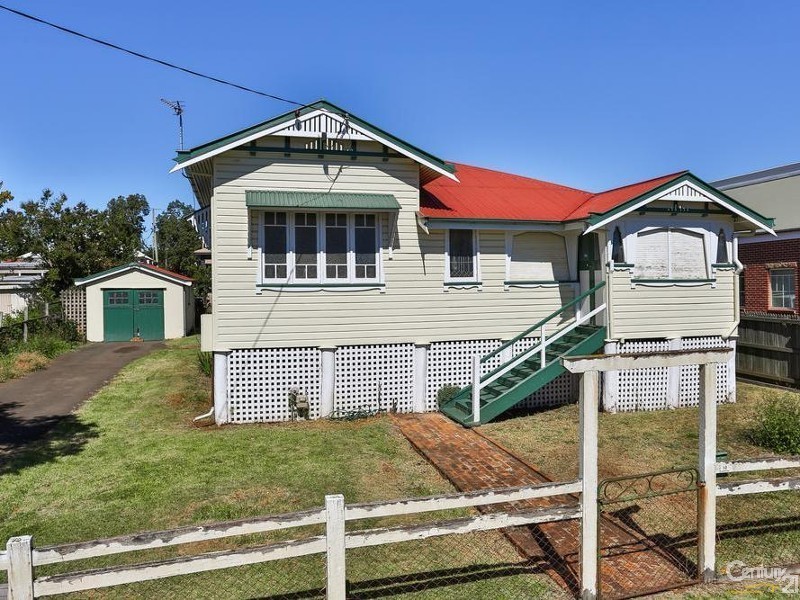 10 Aubigny Street, East Toowoomba QLD 4350