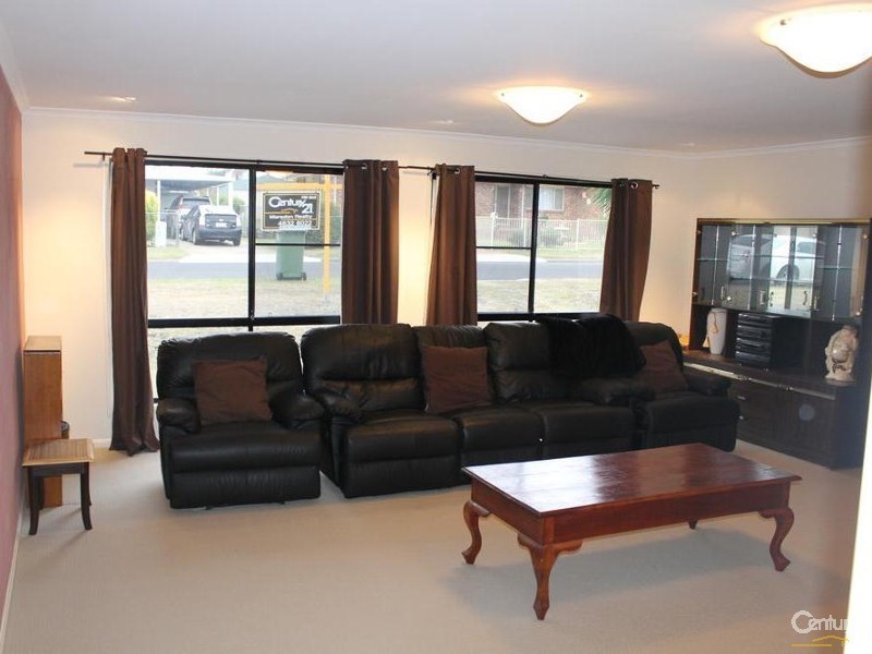 5 Russell Court, Wyreema QLD 4352