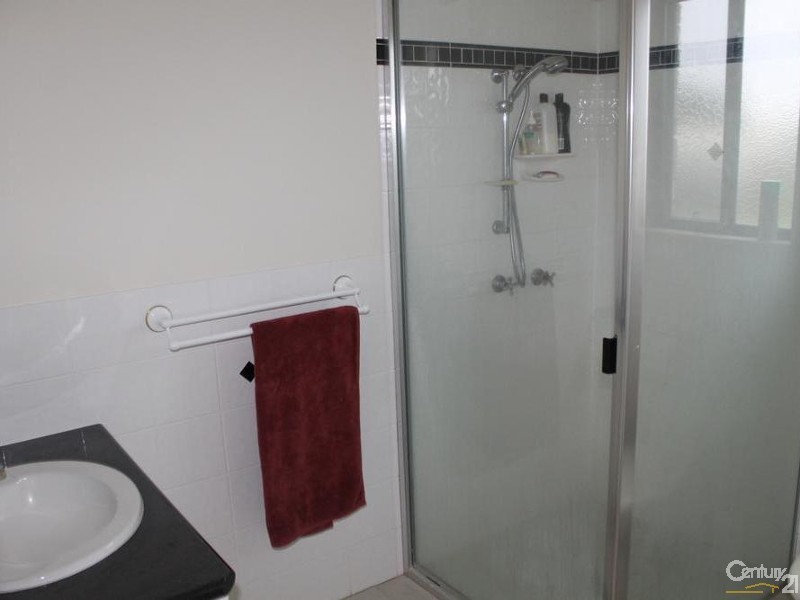 5 Russell Court, Wyreema QLD 4352