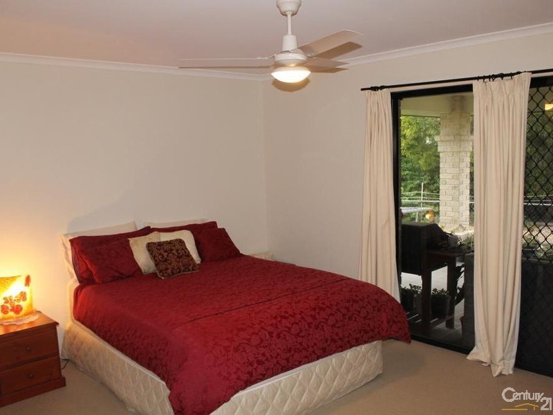 5 Russell Court, Wyreema QLD 4352