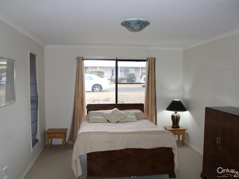 5 Russell Court, Wyreema QLD 4352