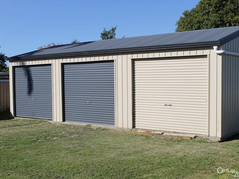 5 Russell Court, Wyreema QLD 4352