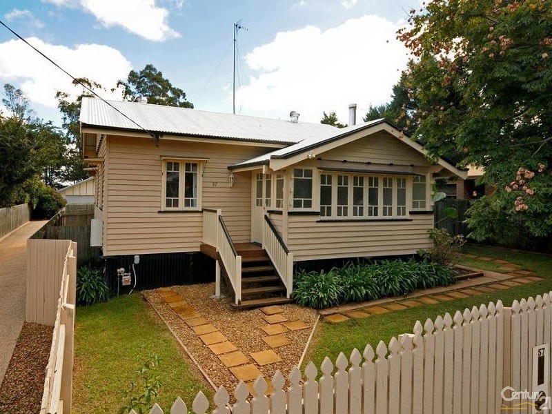 57 Mary Street, Mount Lofty QLD 4350