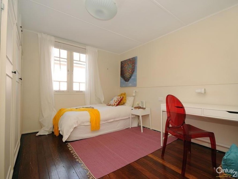 57 Mary Street, Mount Lofty QLD 4350