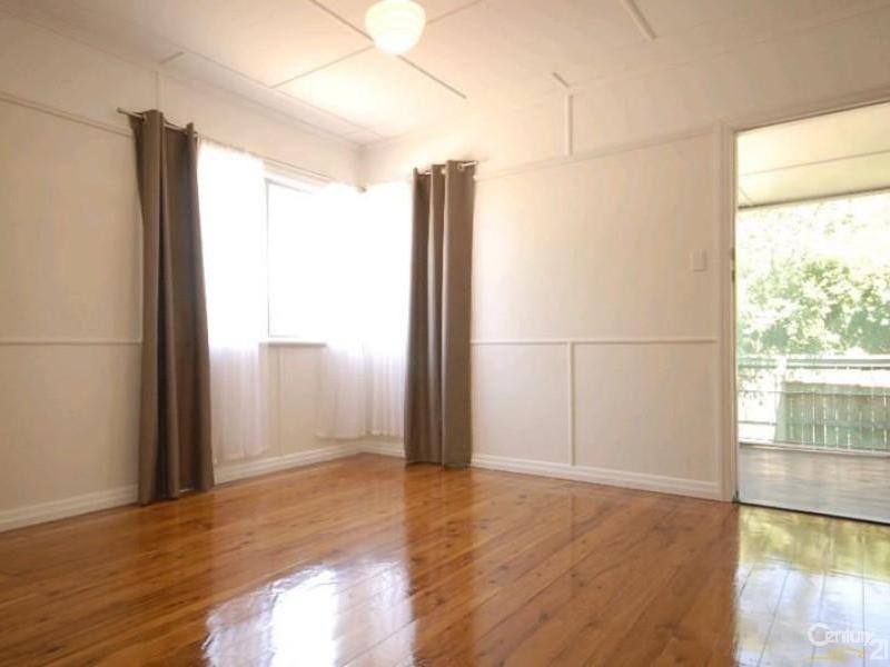 167 North Street, Rockville QLD 4350