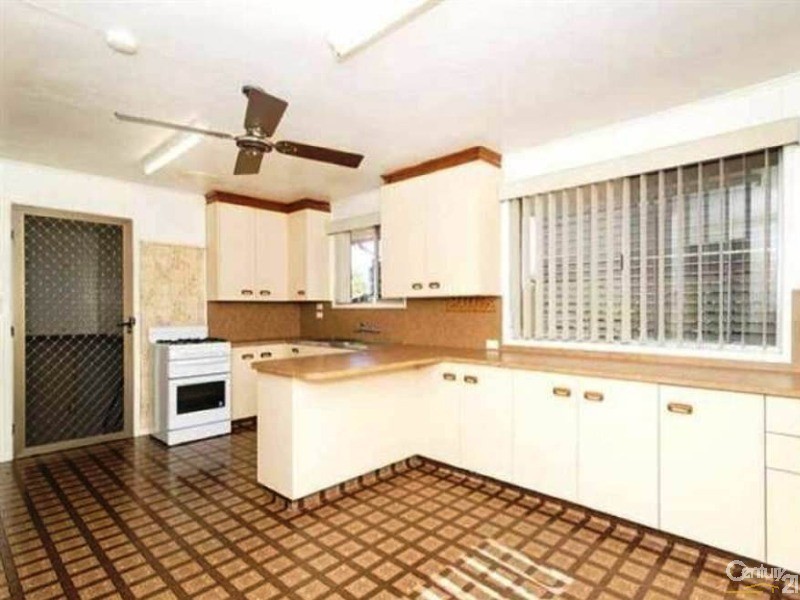 11 Erin Street, Wilsonton QLD 4350