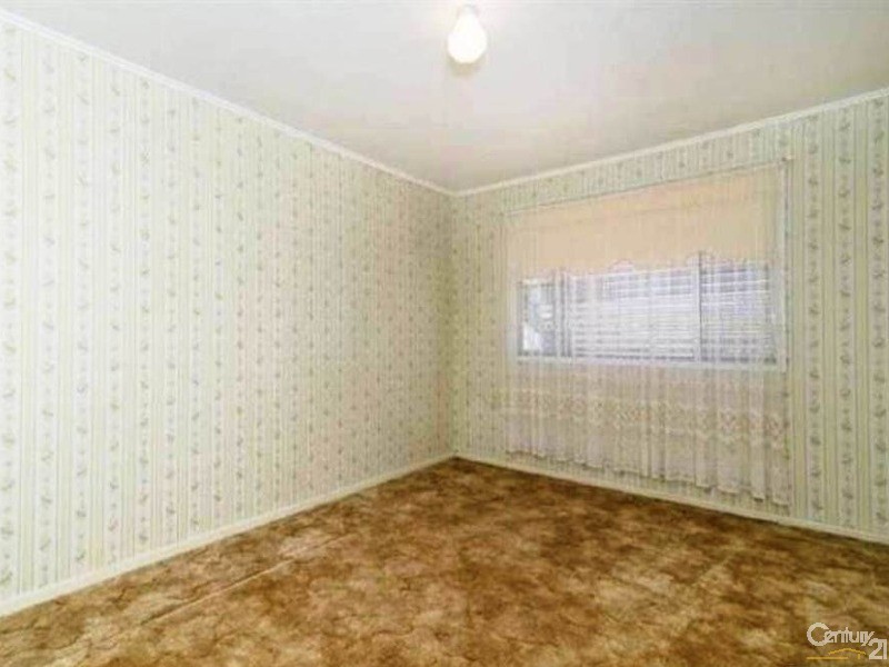 11 Erin Street, Wilsonton QLD 4350