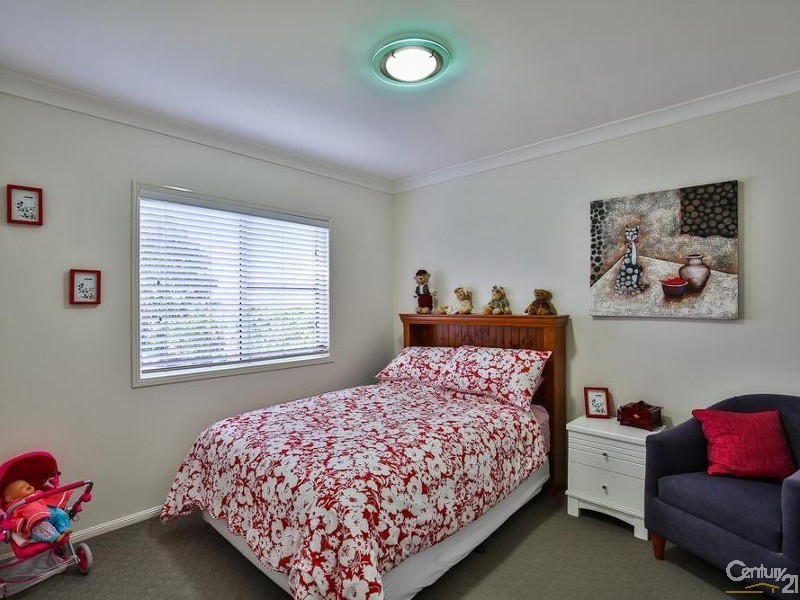 324 Ramsay Street, Middle Ridge QLD 4350