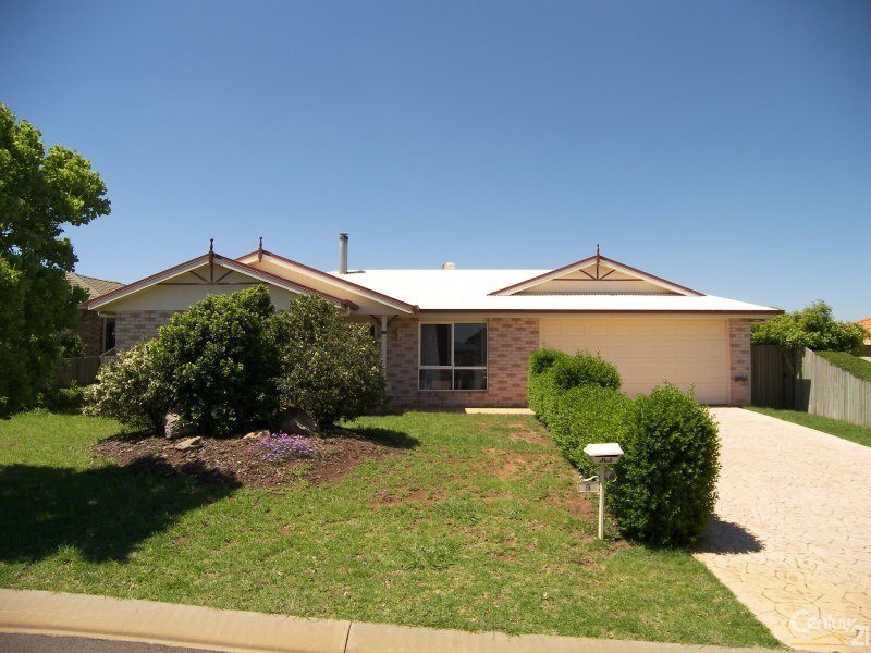 6 Batch Court, Harristown QLD 4350