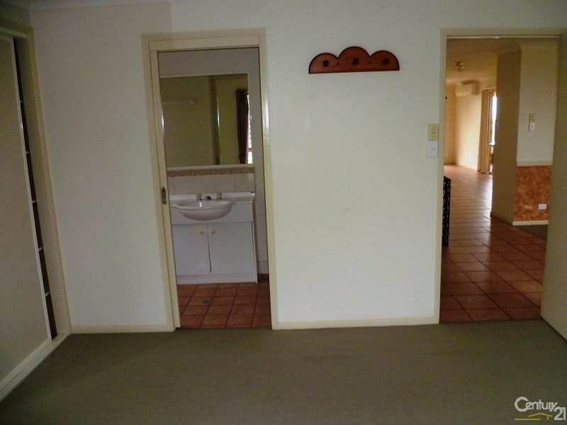 6 Batch Court, Harristown QLD 4350