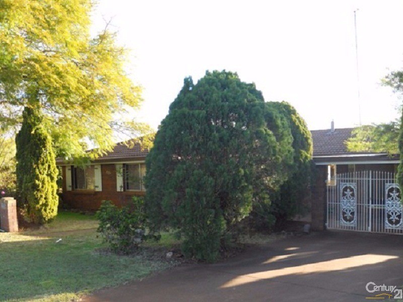 7 Arlaw Street, Centenary Heights QLD 4350