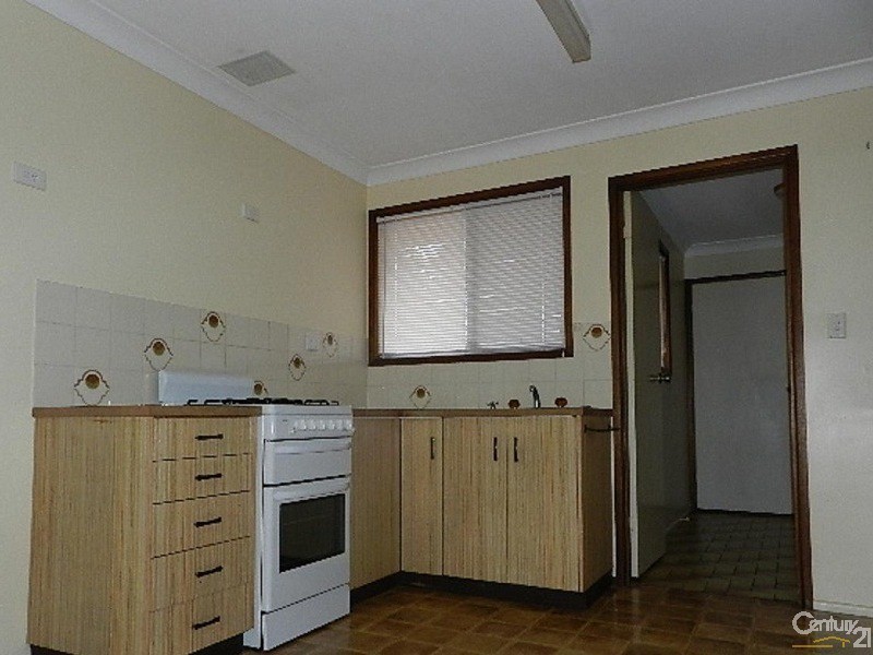 2/6  Begonia Court, Centenary Heights QLD 4350