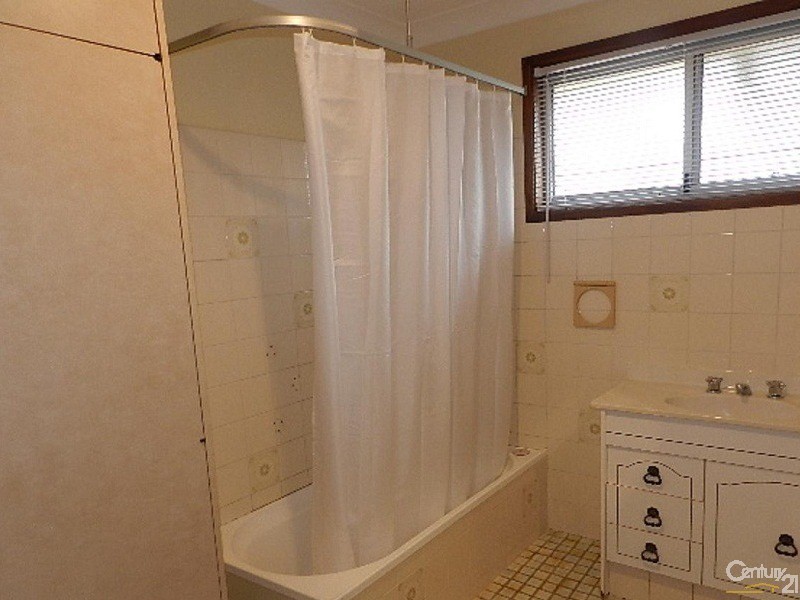 2/6  Begonia Court, Centenary Heights QLD 4350