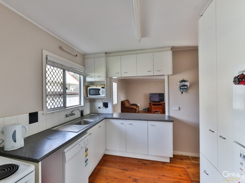 16 Skehan Street, Centenary Heights QLD 4350