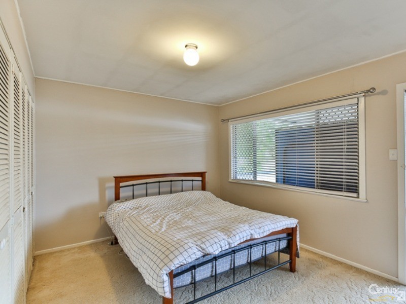 16 Skehan Street, Centenary Heights QLD 4350
