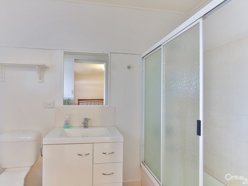 16 Skehan Street, Centenary Heights QLD 4350