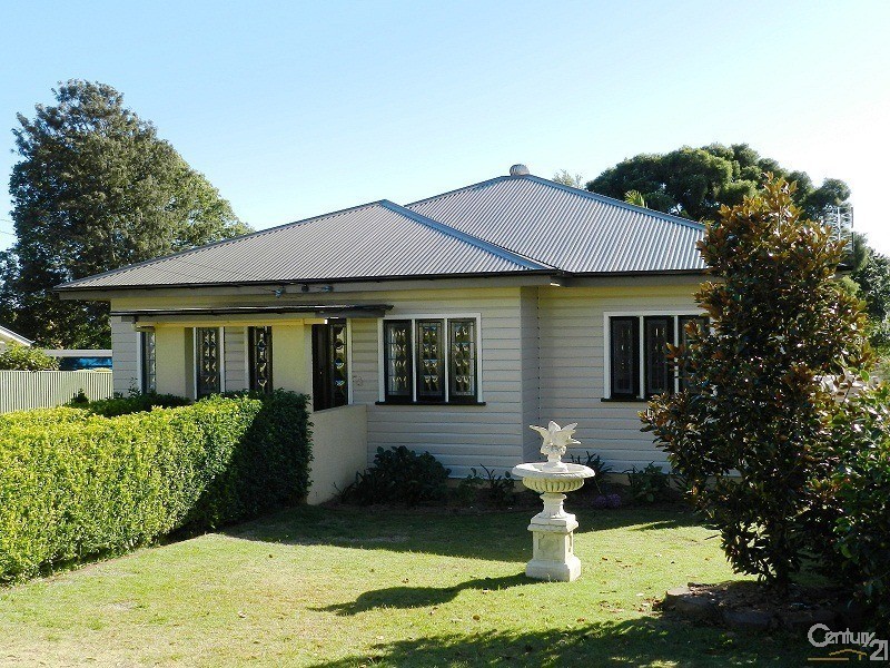 9 Duncraggon Street, South Toowoomba QLD 4350