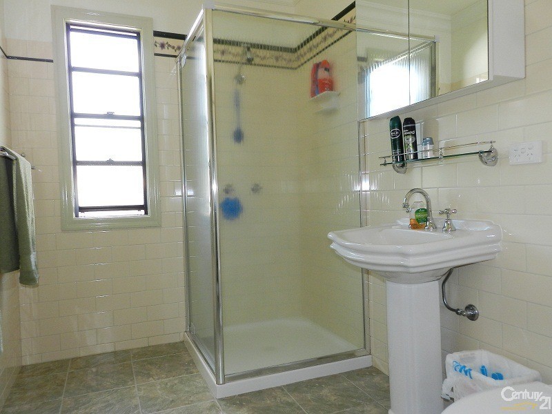 9 Duncraggon Street, South Toowoomba QLD 4350