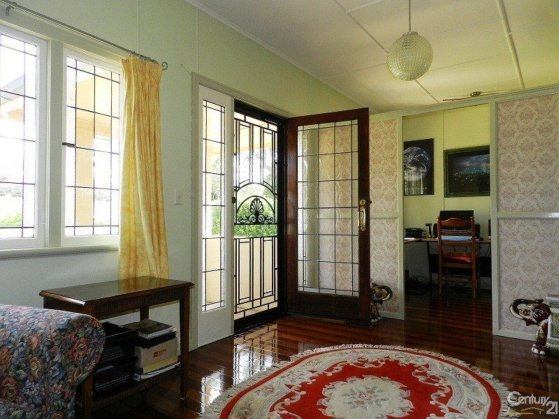 9 Duncraggon Street, South Toowoomba QLD 4350