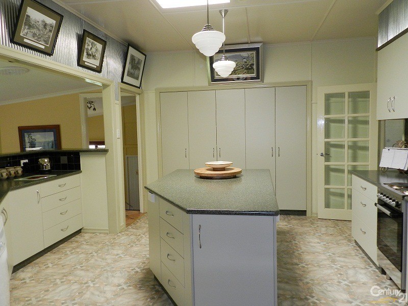 9 Duncraggon Street, South Toowoomba QLD 4350