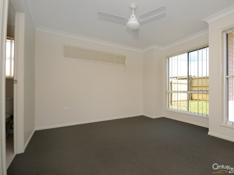 2/10  McDowall Street, Newtown QLD 4350