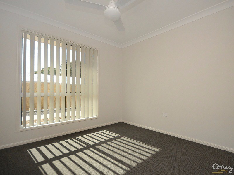 2/10  McDowall Street, Newtown QLD 4350